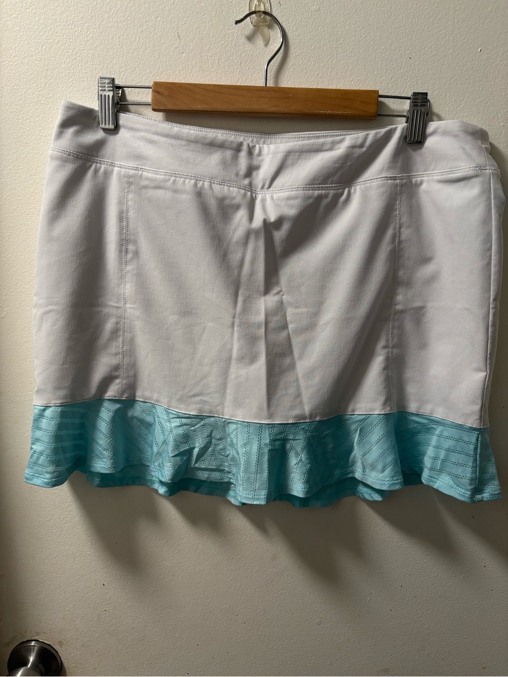 adidas White Skirt with Aqua Ruffle Hem size L